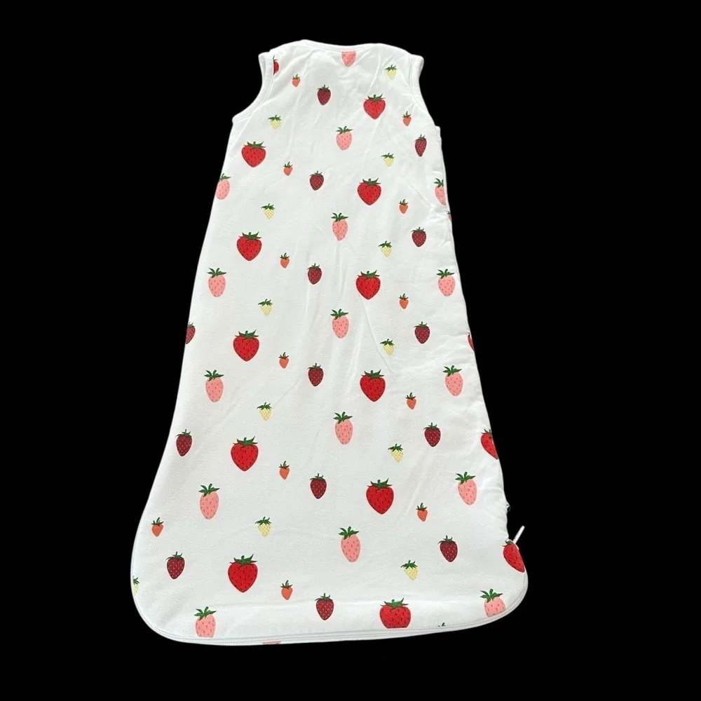 Kyte Baby Size XS 1.0 Tog White‎ Strawberry Print Quilted Sleepsack 7-13 lbs